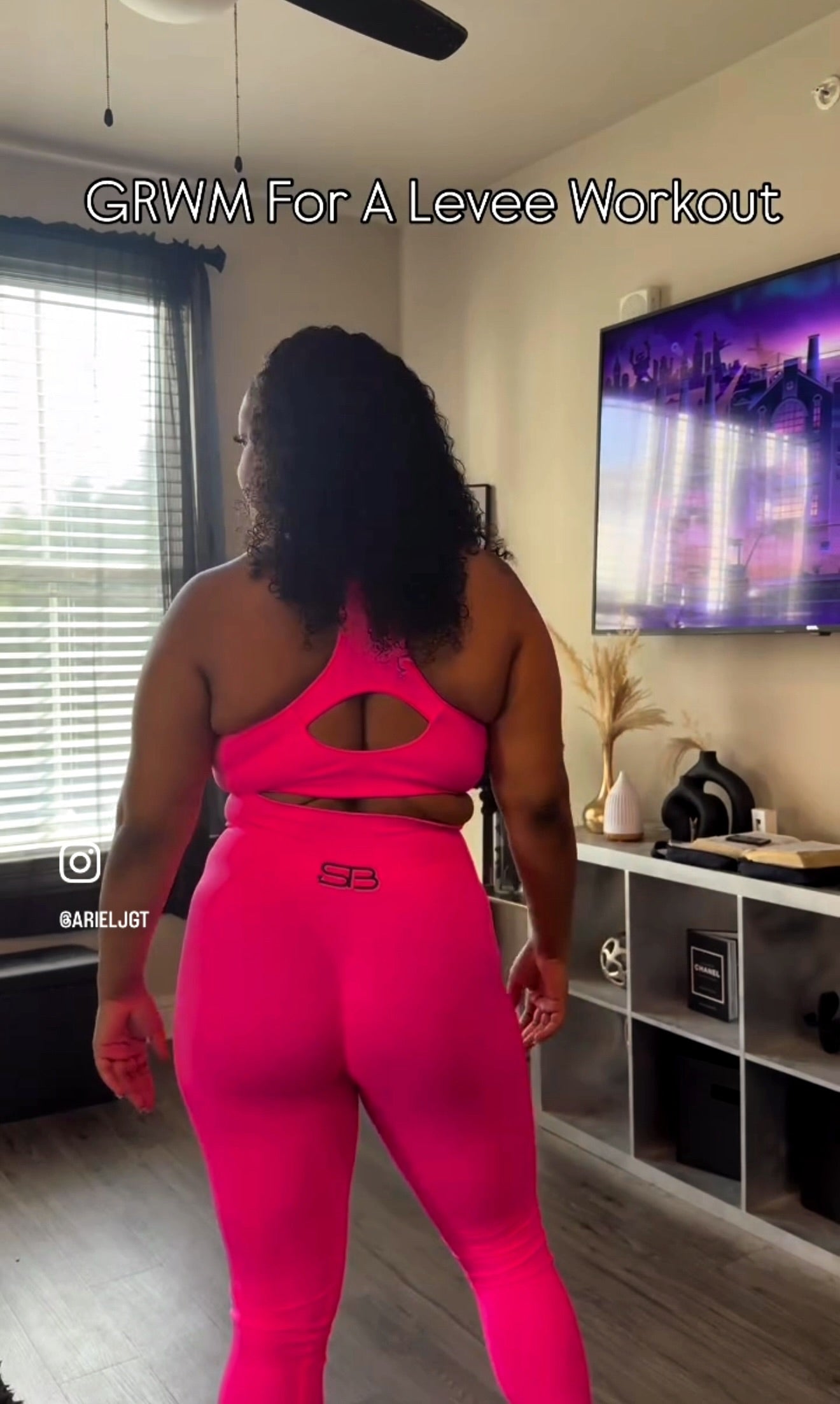 SculptedBae deluxe Fit ™ - 2 Piece Pant Set
Seamless High-Waist Ruched Legging & Sports Bra