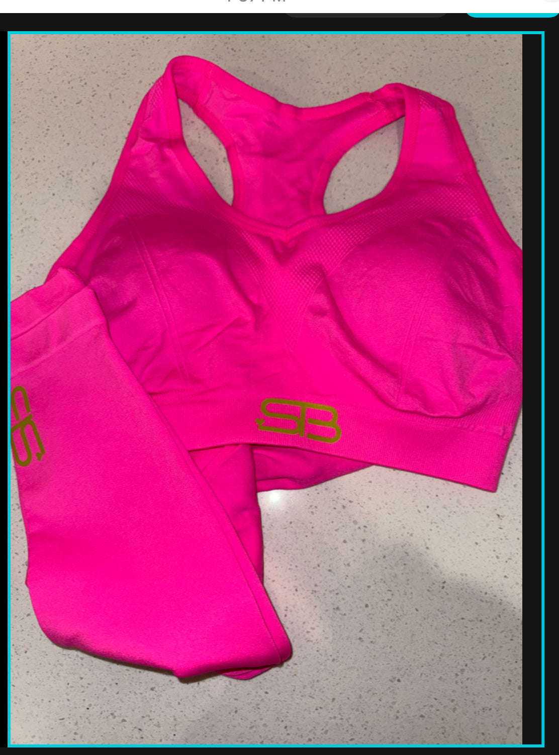 SculptedBae deluxe Fit ™ - 2 Piece Pant Set
Seamless High-Waist Ruched Legging & Sports Bra